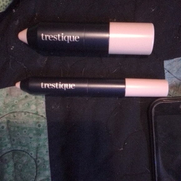 Trestique Refillable Foundation & Concealer - Picture 4 of 7